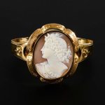 Starožitný zlatý náramek s kamejí