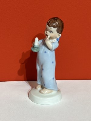 Royal Dux, Dívenka v noční košili