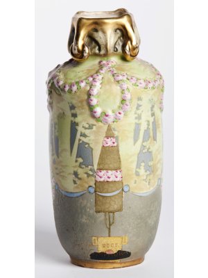 Amphora,R.S.t.K.,Secesní porcelánová váza s reliéfním dekorem