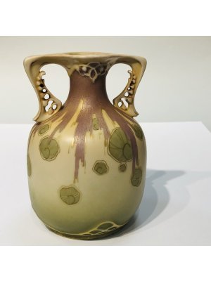 Amphora, Trnovany u Teplic, Secesní váza se dvěma uchy