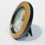 Miniatura, Malba na slonové kosti, Dáma s perlami ve vlasech