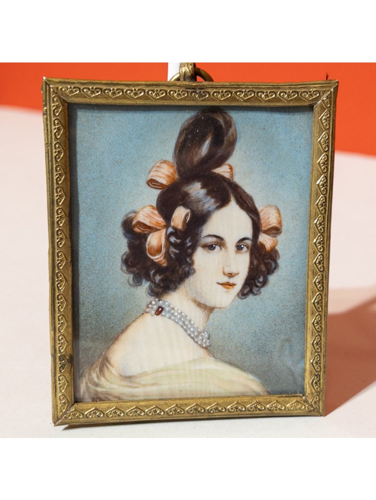 Miniatura, Dáma s mašlemi