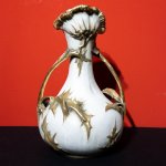 Amphora R.St.K., secesní váza s bodlákem