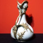 Amphora R.St.K., secesní váza s bodlákem