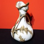 Amphora R.St.K., secesní váza s bodlákem
