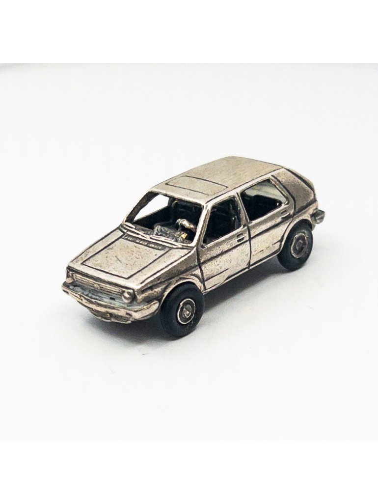 Stříbrný model, auto