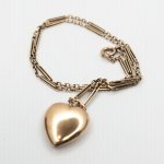 Starožitný zlatý náhrdelník se srdíčkem