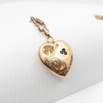 Starožitný zlatý náhrdelník se srdíčkem