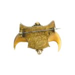 Starožitná stříbrná brož s tygřími drápy, tyrkysy a almandiny