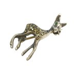 Stříbrná brož s markazity, jelínek