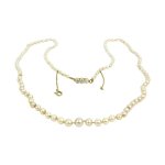 Perlový náhrdelník se zlatým zapínáním a brilianty