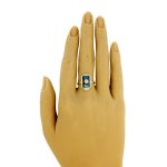 Zlatý prsten s onyxem a briliantem