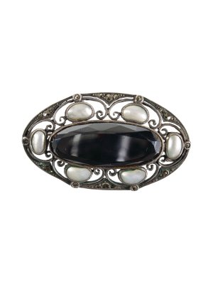 Theodor Fahrner, Secesní stříbrná brož