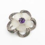 Theodor Fahrner, stříbrná brož s horským křišťálem a ametystem