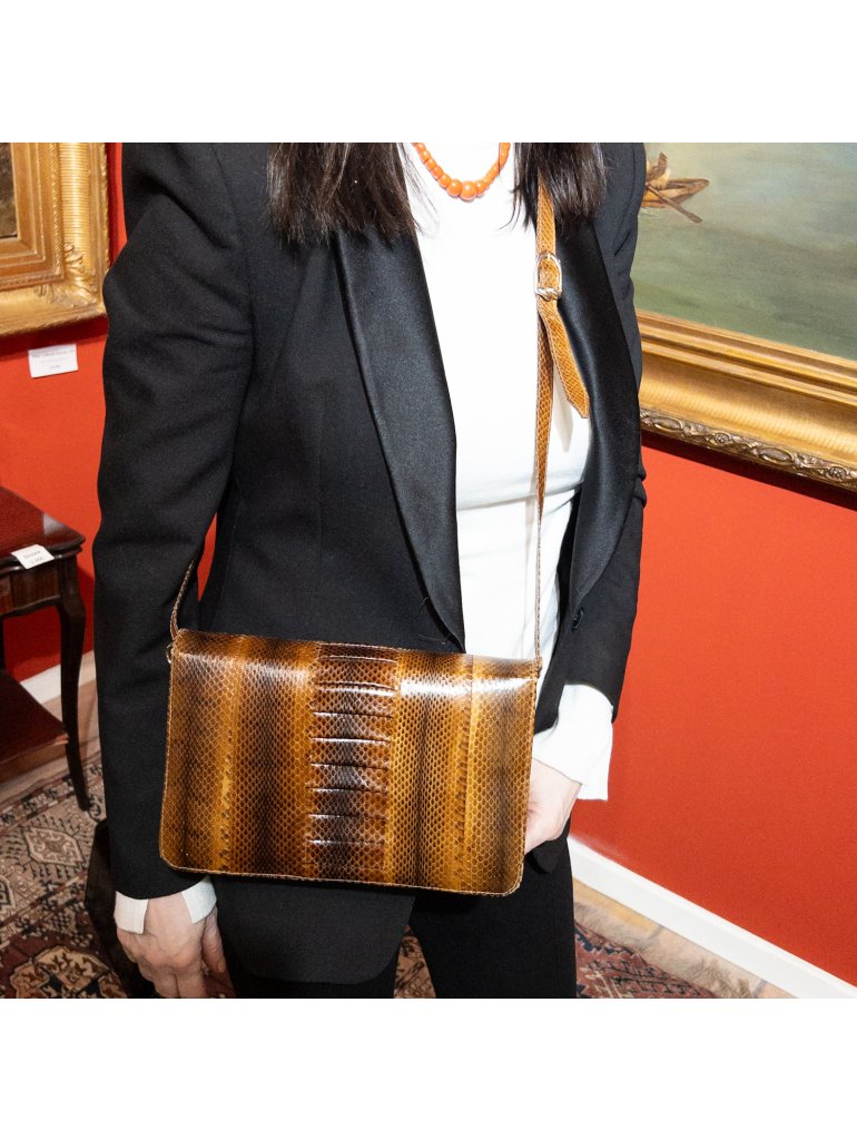 Kabelka z hadí kůže