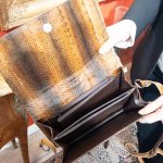 Kabelka z hadí kůže